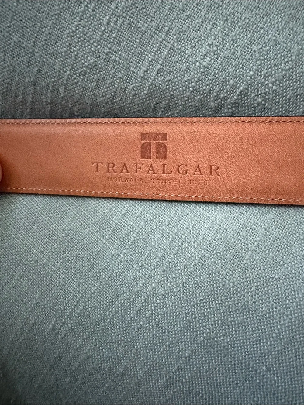 Trafalgar Cortina Leather Belt Men’s Size 42 Mahogany Brown Gold Buckle